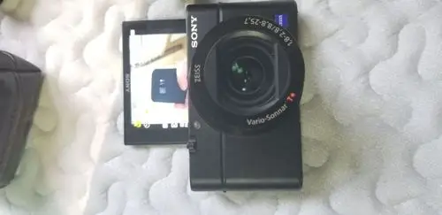 自用索尼黑卡3闲置故出1899暂出已经被拍下了