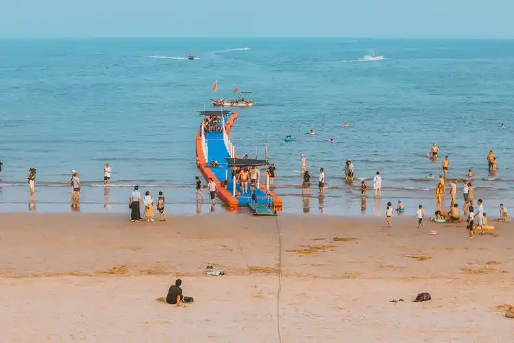 又不失本地独特的风格这样的地月亮湾沙滩台商月亮湾风景区福建泉州