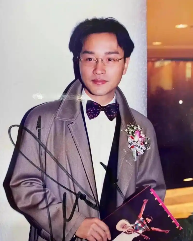 百家号星火计划# 戴眼镜的哥哥张国荣,儒雅的贵公子气质真的太好苛怂