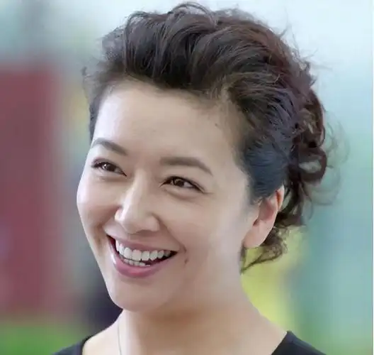 江珊:一个多才多艺的艺术家江珊,许多人是通过影视作品认识她的,但她