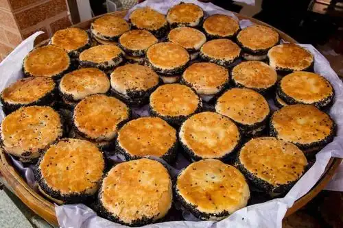 去年早早卖光的虾饼紫菜饼,葵潭这家三十多年老字号饼店又开卖啦!