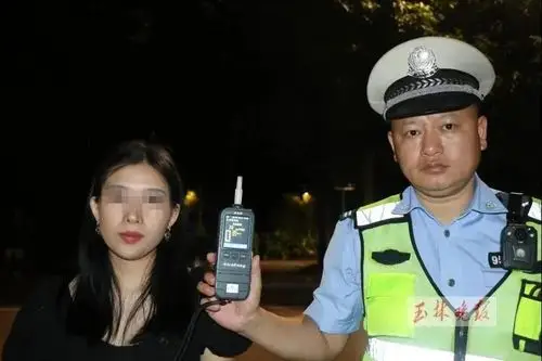 女子酒驾送朋友被逮个正着9月16日18:30至17日9:00,广西将进行2020年