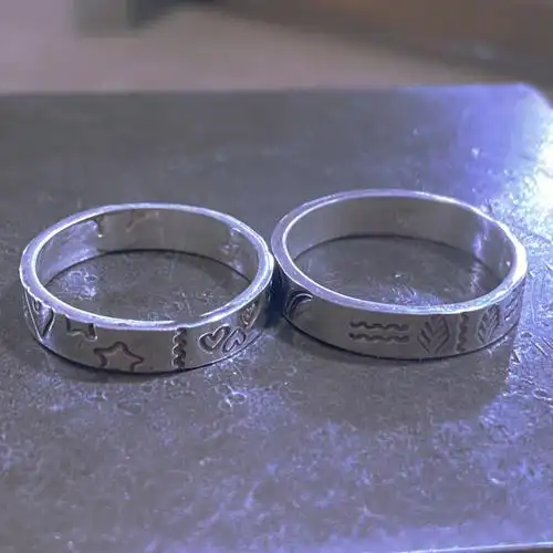 自己一点点敲出来的戒指真的超级有意义这种可可爱爱的风格真的很爱啊