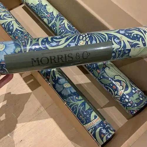 纯正进口壁纸有点掉色