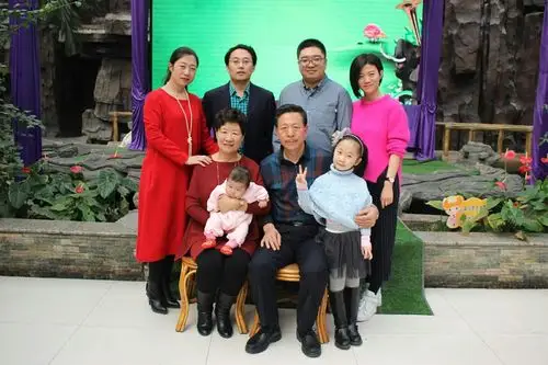 相聚林东…2017年春节全家福