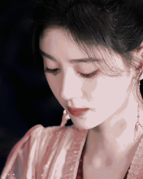 鞠婧祎琼瑶式落泪