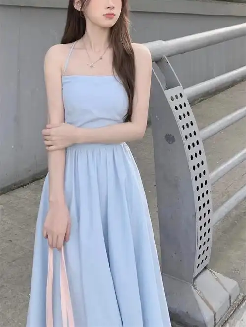 夏季2024新款纯欲蓝色吊带连衣裙女收腰显瘦气质系带露背a字长裙 - 17