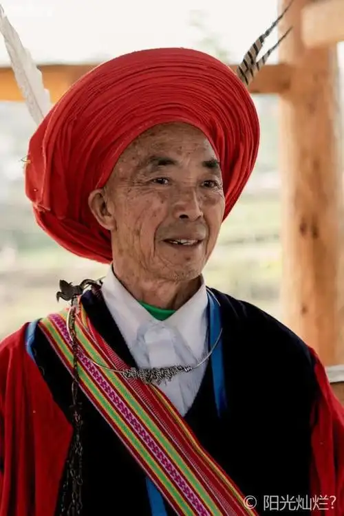 鲜艳夺目的瑶族服饰摄影师带你看指尖上的民族魅力