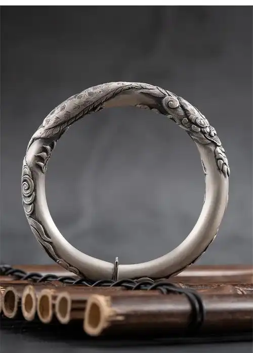 日常佩戴,商务闭合方式:开口式适用人群:女士,男士材质:足银图案造型