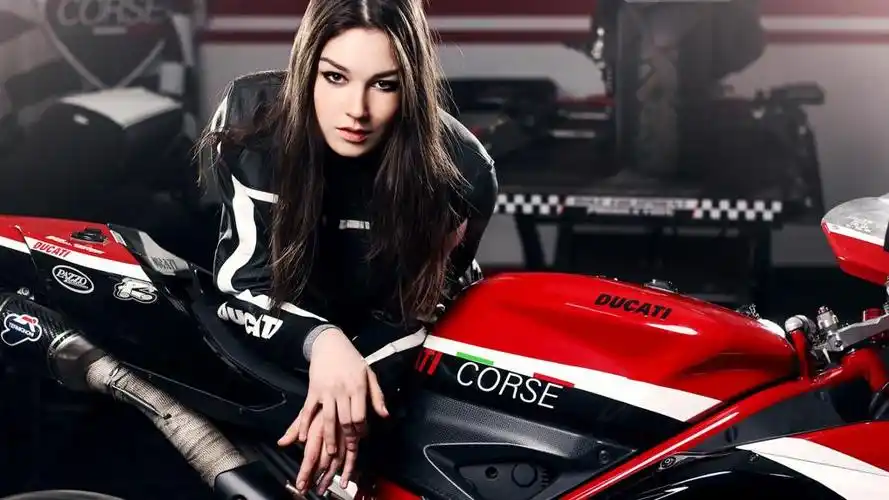 美艳火辣机车美女,高清壁纸图片,欧美美女-回车桌面