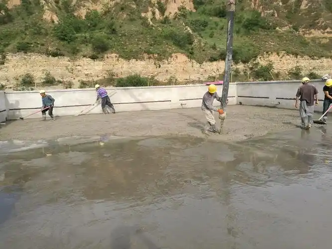 综合楼屋面找坡层