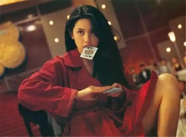 盘点周星驰电影里的最佳女配角(香港电影里的7个惊艳瞬间)(6)