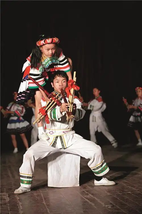 艺术苗族芦笙舞律动的苗魂