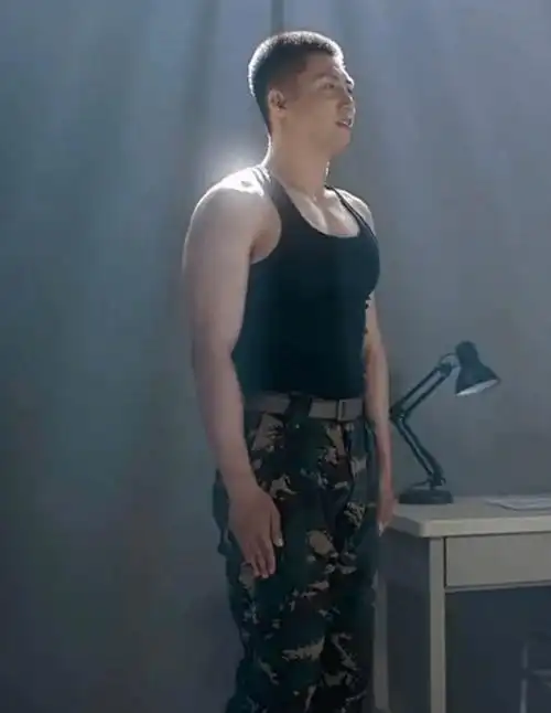 黄景瑜肌肉照火上热搜猛男形象受夸赞彭于晏看完压力倍增