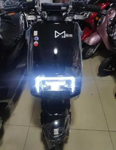 金箭新款电摩大酷配1200w电机,续航90公里,46升超大坐桶空间!