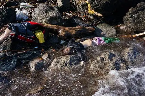 小女孩溺水遗体图片大全溺水美丽女孩抢救图片2022已更新今日更新