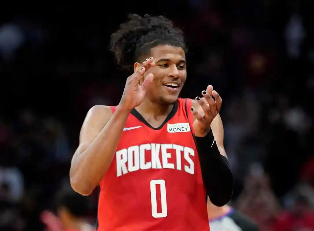 火箭球员杰伦格林将放弃0号球衣改穿4号