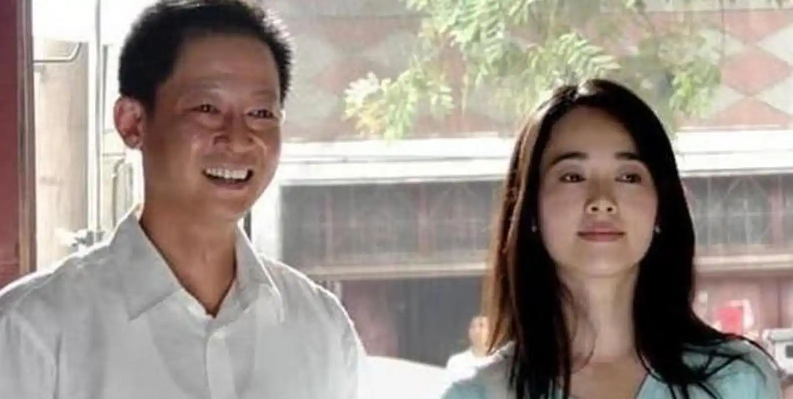 一次,左小青和王志文一起吃饭,几杯小酒下肚,左小青问道当时我脱下