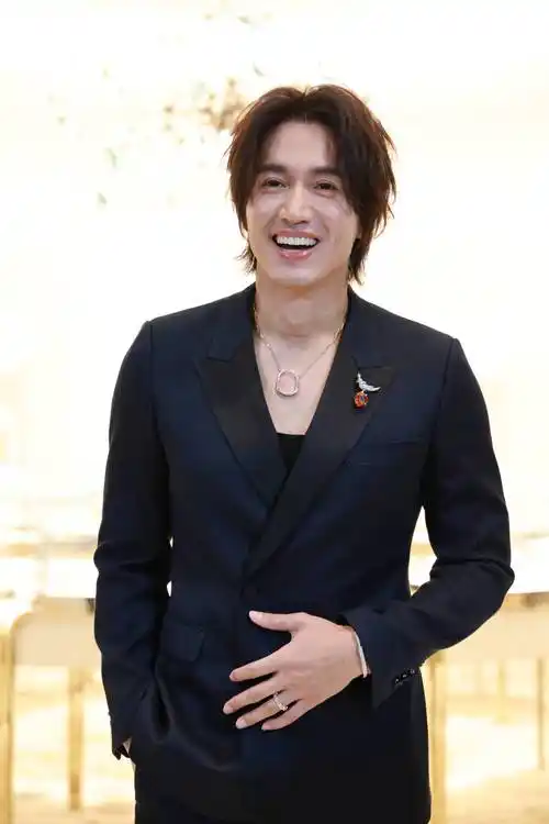 言承旭47岁状态曝光,网友:羡慕了._保养_锻炼_心态