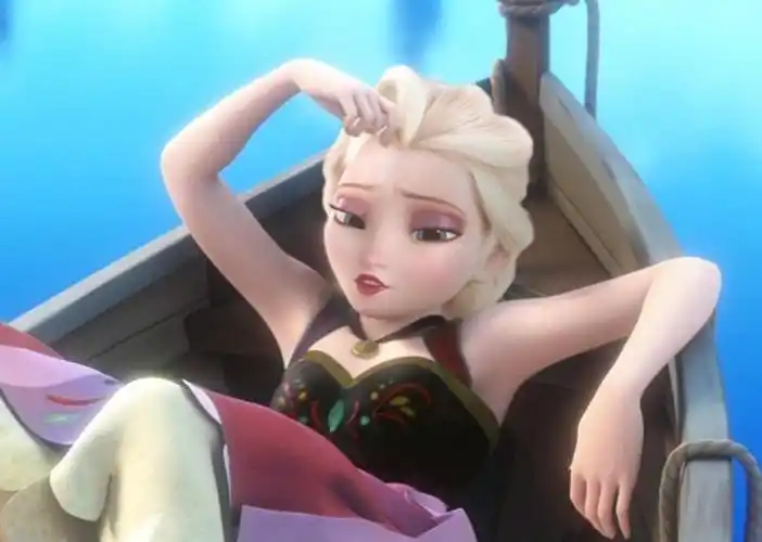 艾莎女王的"换装秀":这回玩很大,男装 短发造型,艾莎害羞了