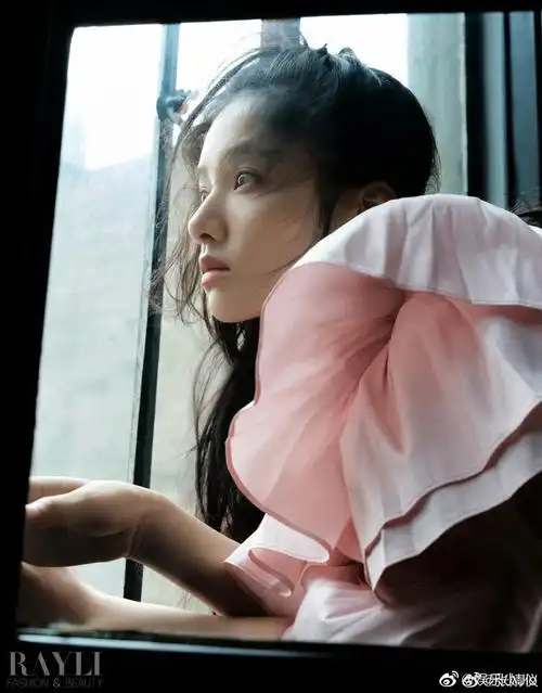 张婧仪的侧拍大片来啦,姐姐好美 67,这个侧颜杀太爱了