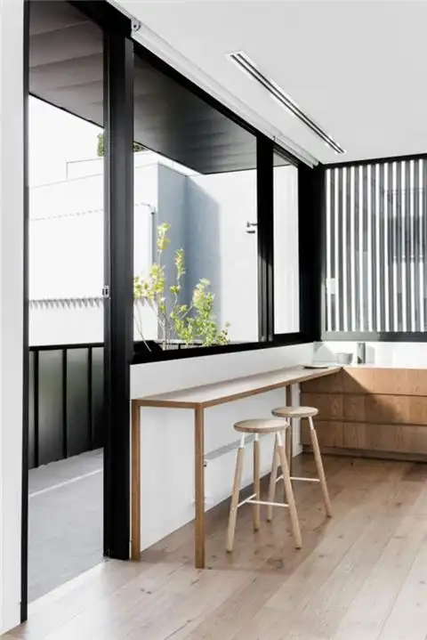 74图例3:半墙 玻璃,让阳台与室内紧密相连