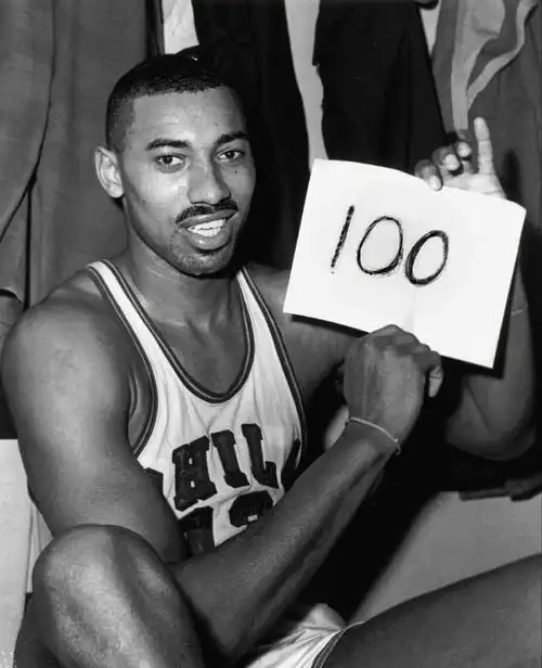 球星简介: 威尔特·张伯伦(wilt chamberlain,1936年8月21日-1999年10