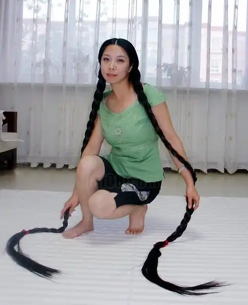 长发女yoyo组图(8)