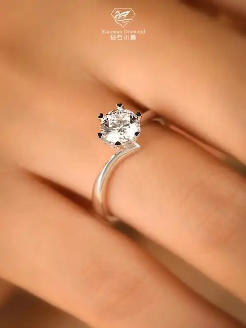 简单的小美好简单六爪钻戒