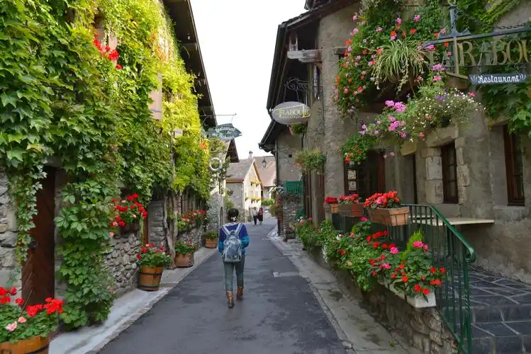 法国鲜花小镇 .yvoire(伊瓦尔)楼刚