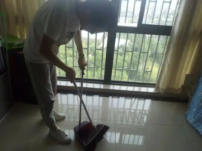 帮妈妈打扫家里的卫生