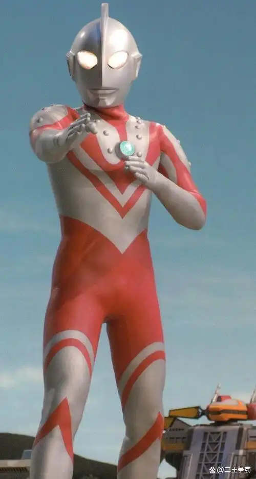 的现任队长是佐菲-奥特曼,在三万年前的奥特大战结束后由奥特之父创立