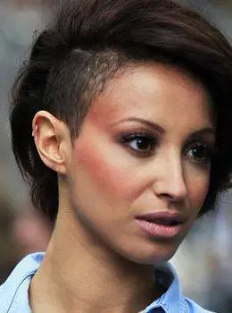 韩星演绎个性阴阳头 增添女人味(3)_发型师姐