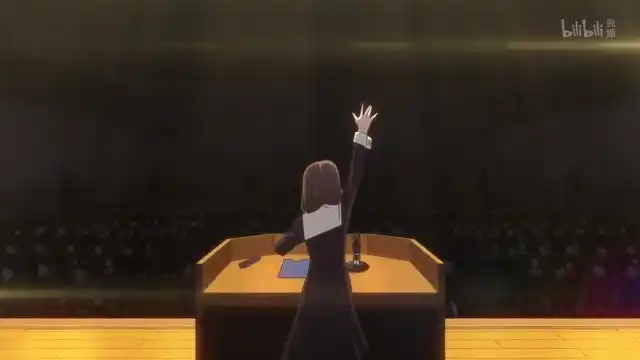 另外,再补充一个没有普遍性,但让人眼前一亮的越轴镜头.