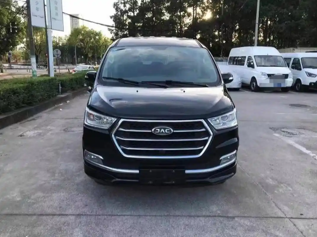 8万 燃 料:汽油 车况说明:个人一手车,蓝牌9座,内外9成新,支持