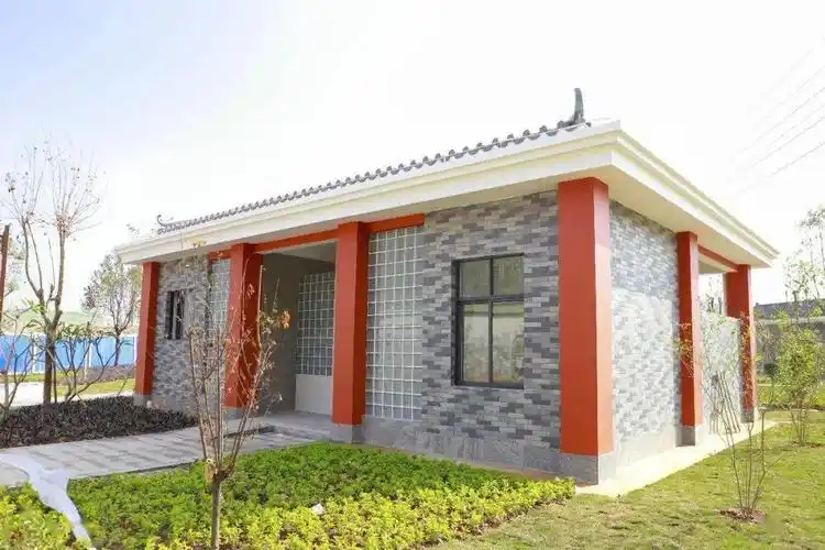 谢岗镇厕所革命助力乡村振兴育贤湖公园公厕预计年底完工