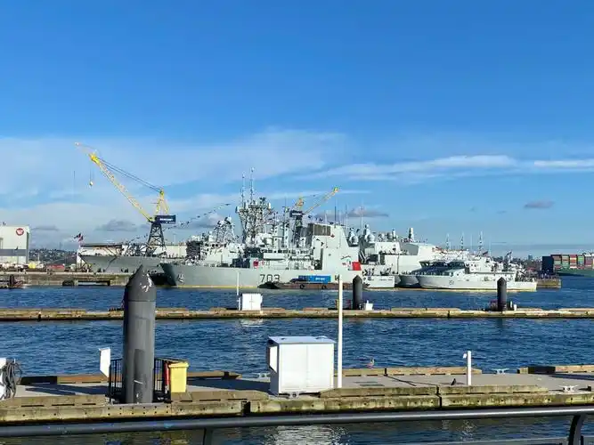 加拿大海军军舰参观