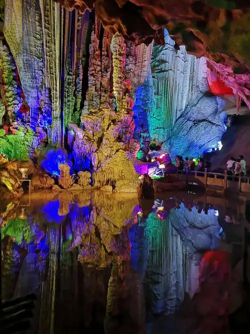 桂林银子岩美景