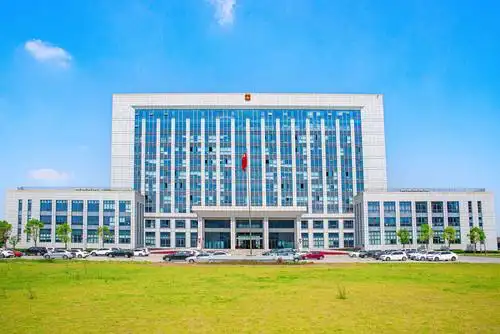 松门镇政府,也很气派哦!