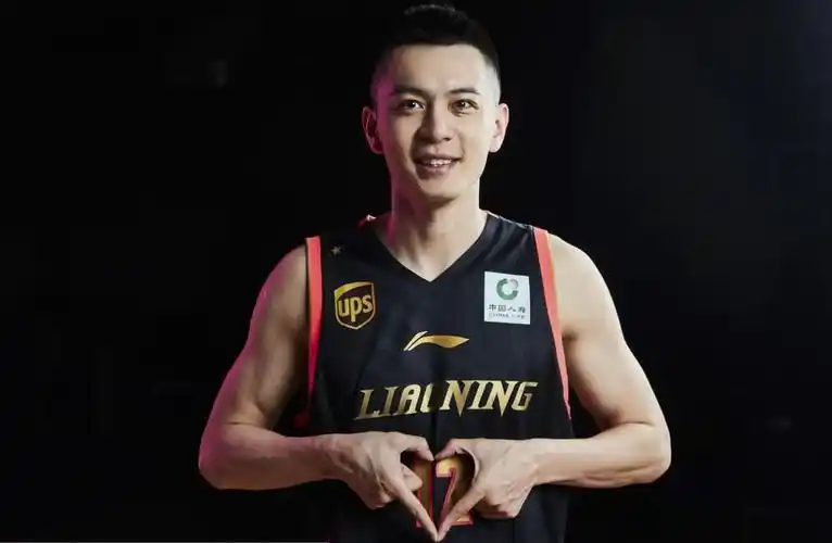 篮球儒帅杨鸣白马少年到暴躁老哥