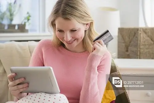 woman shopping online