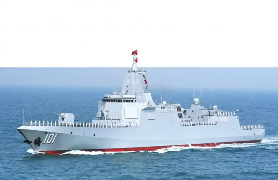 055型驱逐舰首舰南昌舰.  王松岐  摄