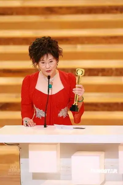 图文tvb40周年台庆李司棋获tvb最佳女主角