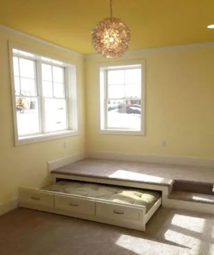 我也想试试把卧室地面抬高50公分,地台抽出来一张床