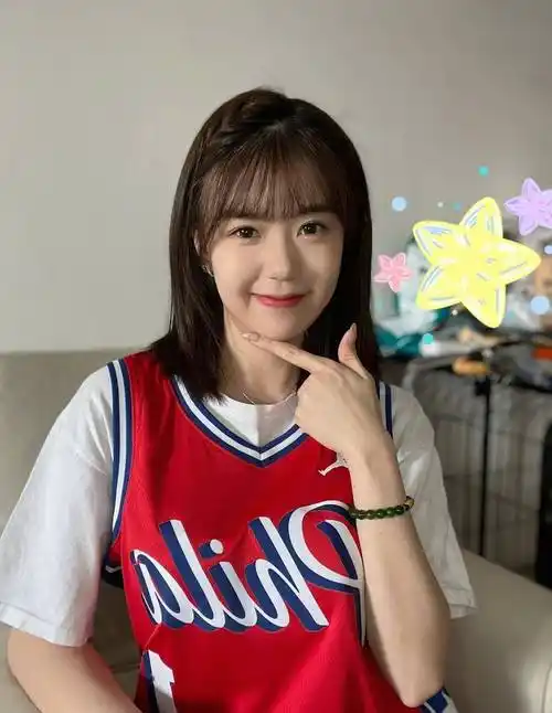 周悦珊周悦珊,广东体育频道主持人,《体育世界》节目的常驻美女主持