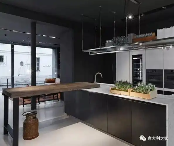 上海汤臣一品20万一平米的豪宅应该配什么样的家具