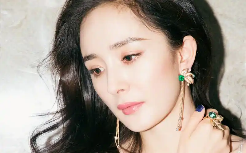 杨幂性感写真高清电脑桌面壁纸