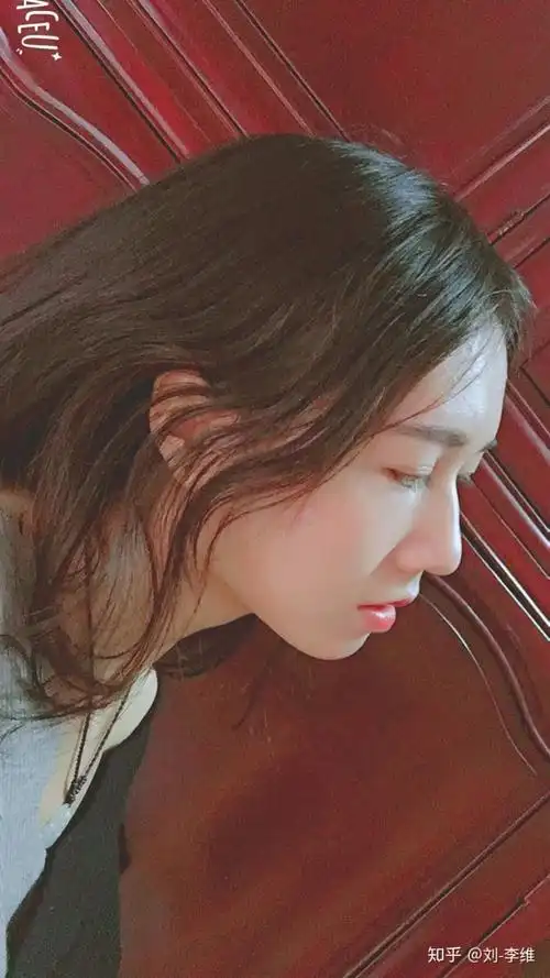 高鼻梁的女生是什么体验?