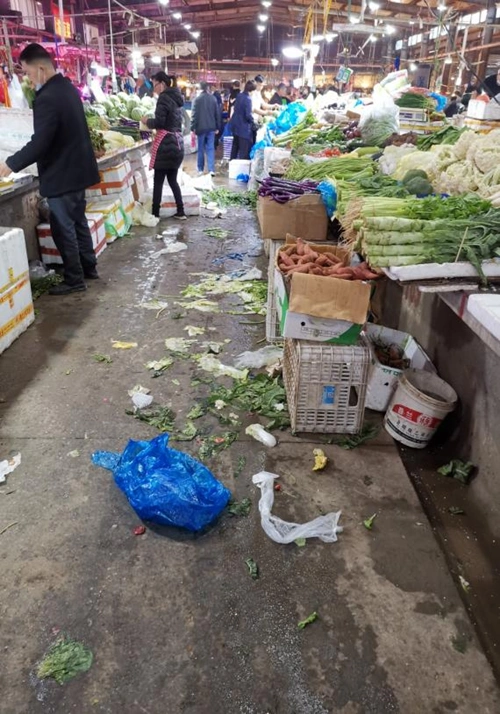 防疫松懈环境脏乱慈溪墙里农贸市场管理亟须加强