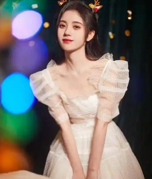 她曾打败鞠婧祎,易烊千玺和王俊凯,如今选秀成蔡徐坤学员_节目_青春